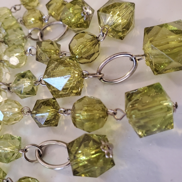 Vintage lucite faceted peridot green choker bib statement necklace 80's 90's euc - Picture 11 of 16